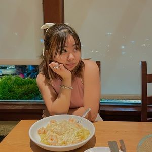 Meet your Posher, Casey jiliane